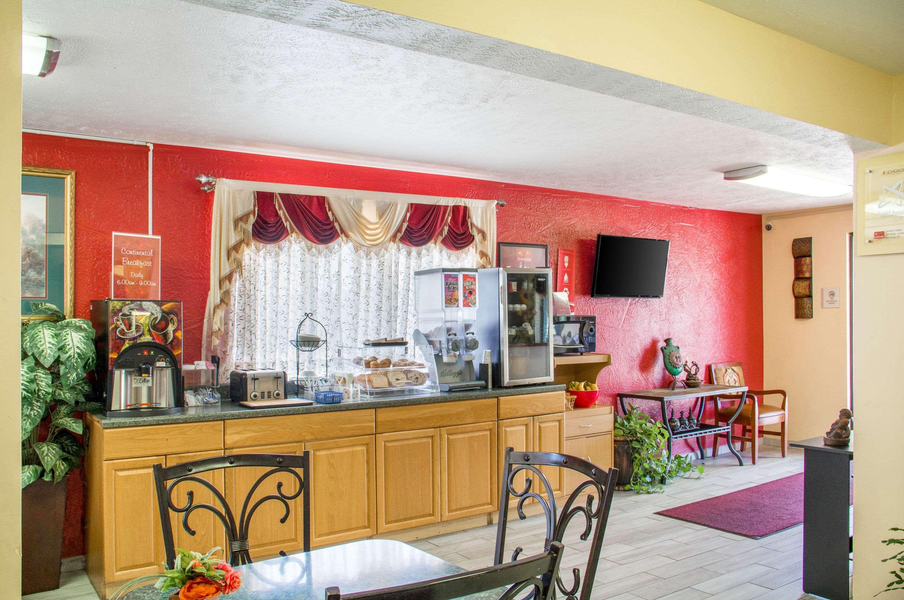 Econo Lodge Lansing - Leavenworth Extérieur photo