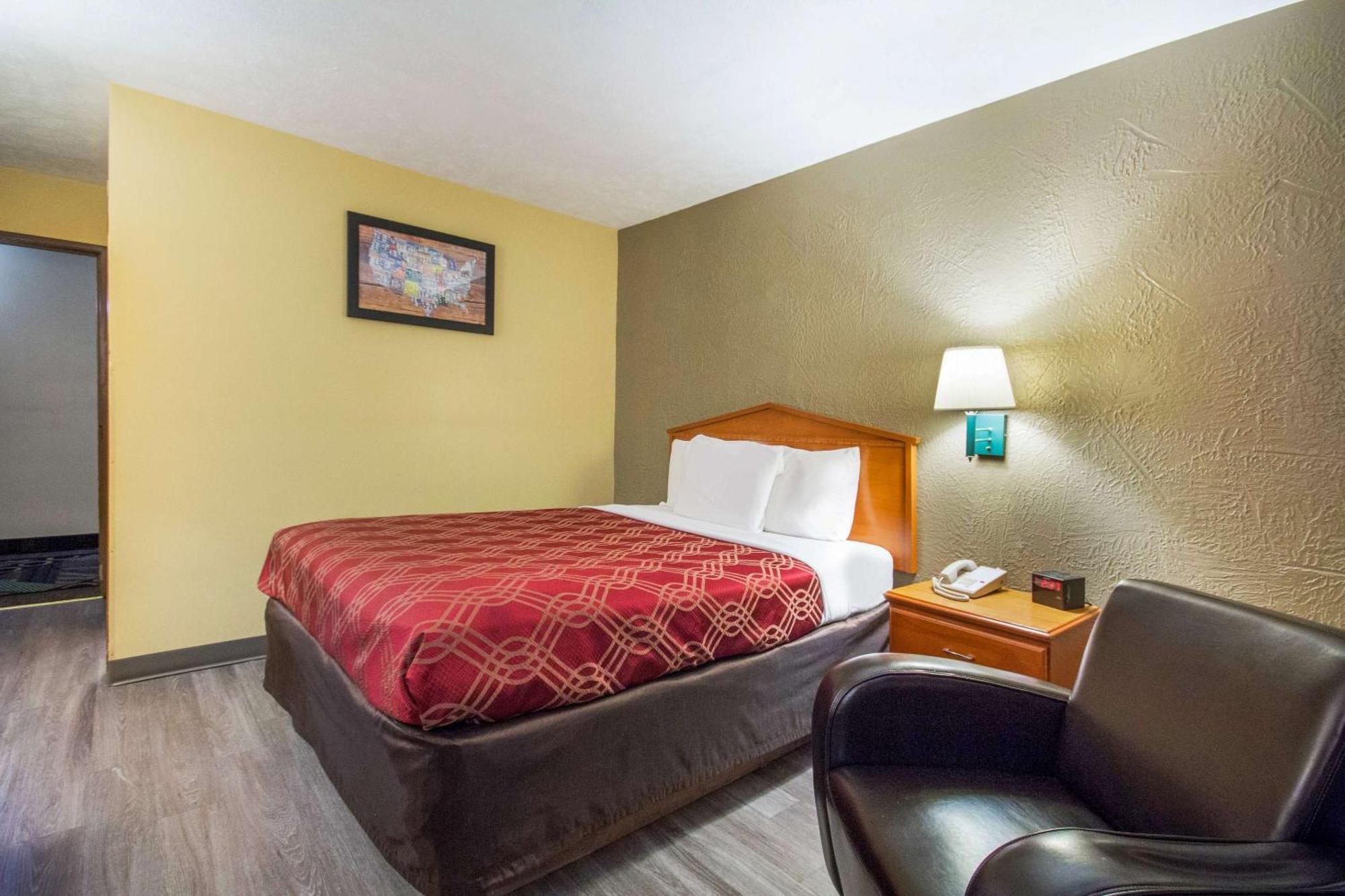 Econo Lodge Lansing - Leavenworth Extérieur photo
