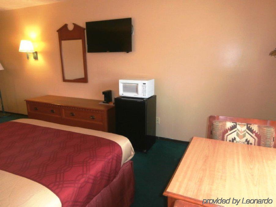 Econo Lodge Lansing - Leavenworth Extérieur photo