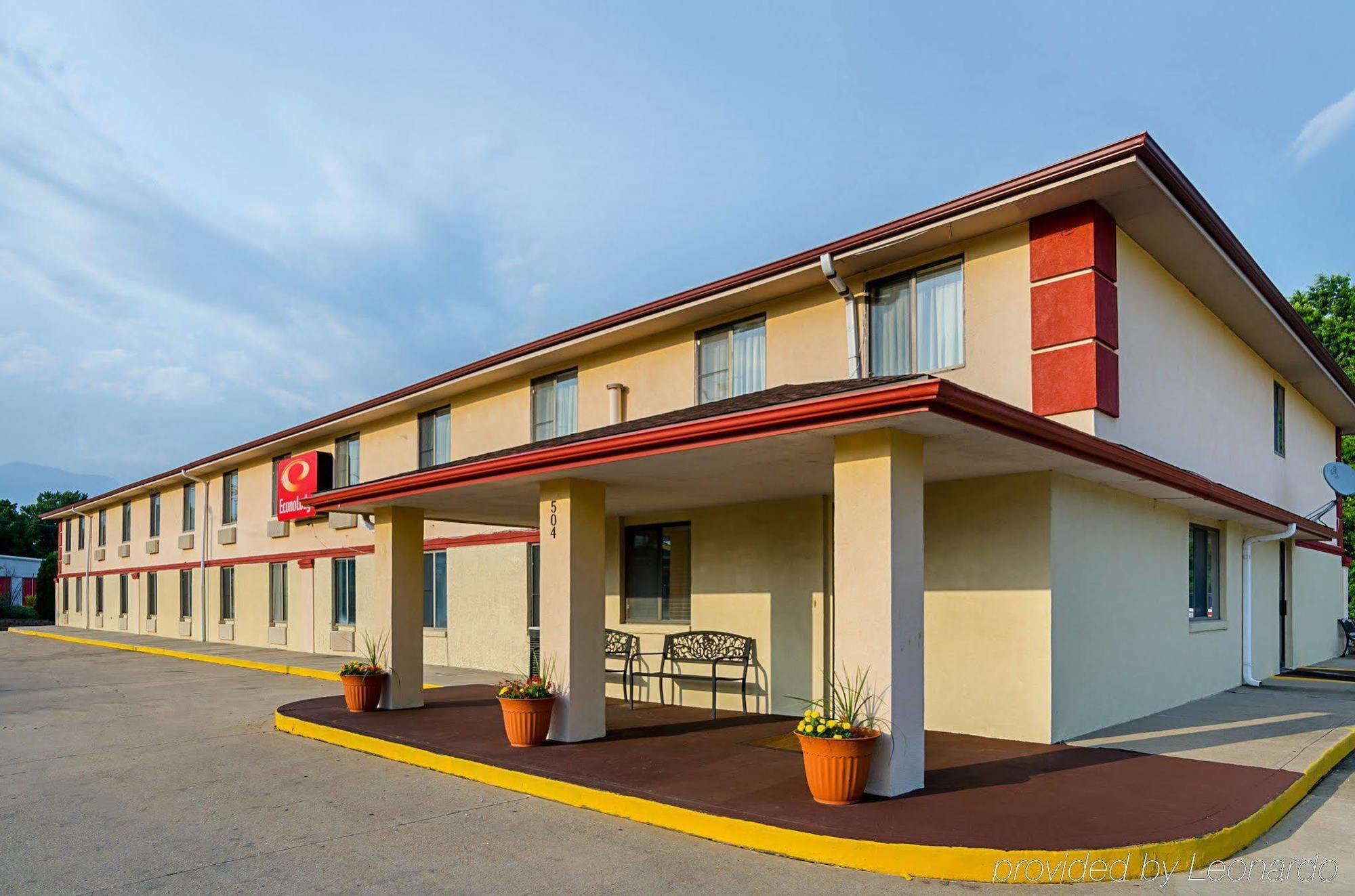 Econo Lodge Lansing - Leavenworth Extérieur photo